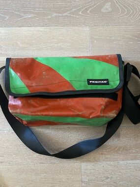 Freitag recycled freeway seatbelt tarp messenger crossbody bag made in Zurich